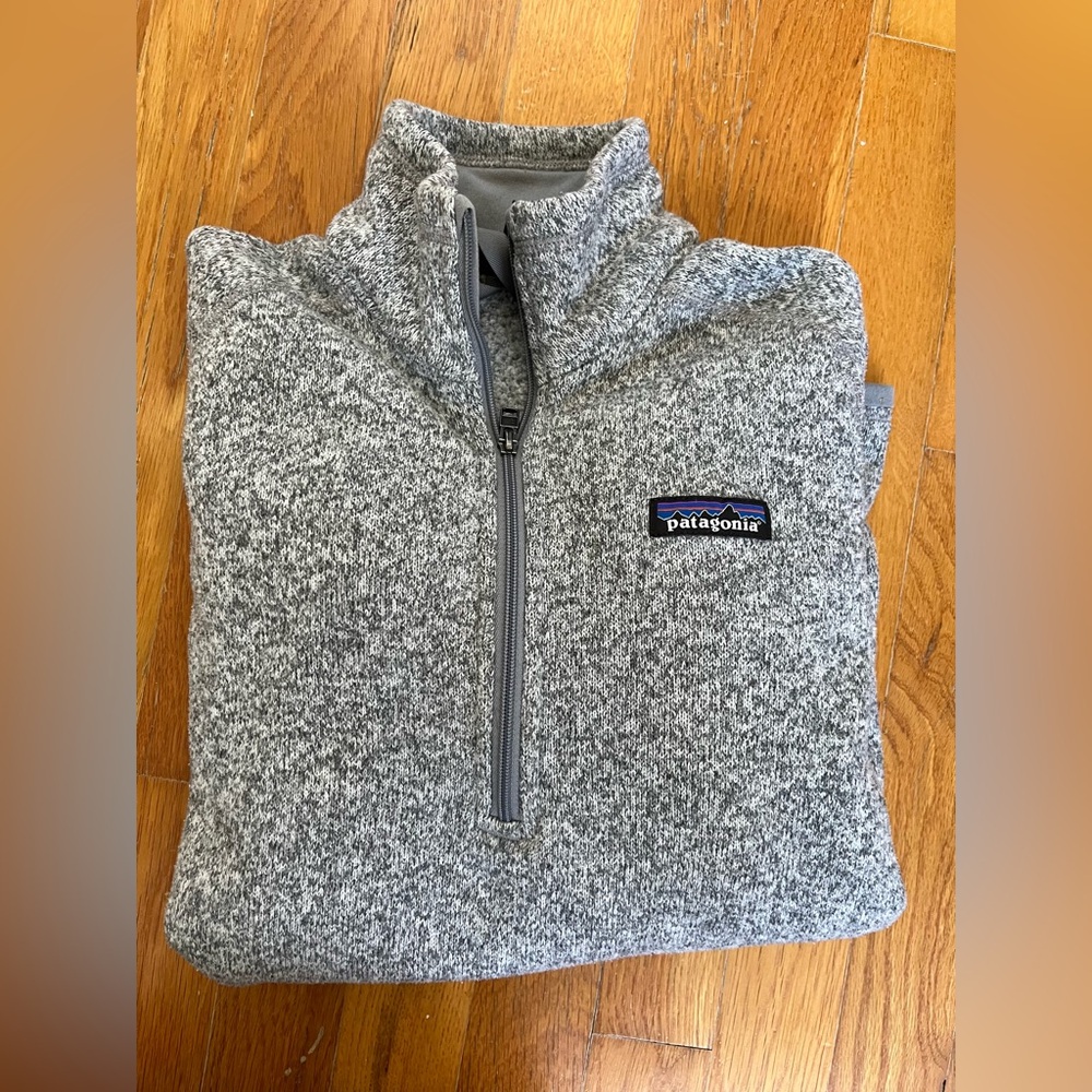 Patagonia | Women’s 1/4 Zip Sweater in Heather Gray